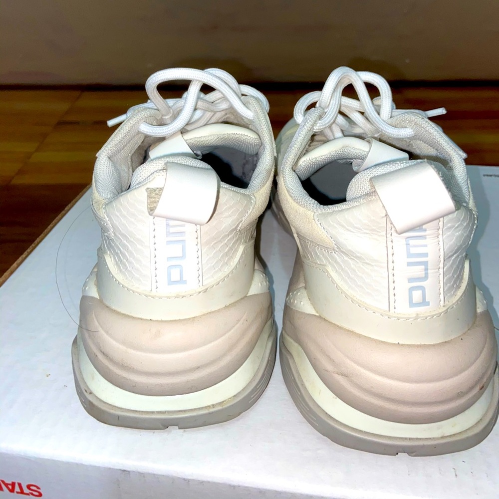 Men’s pumas